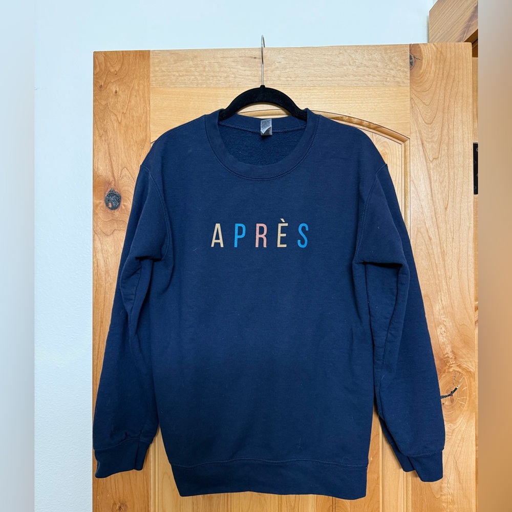 Navy Blue Aprés crew neck sweatshirt